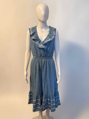 Sleeveless Chambray Midi Dress with Lace Trim